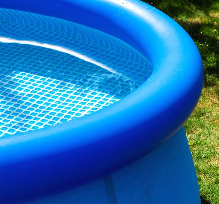 Brim of inflatable kiddie pool