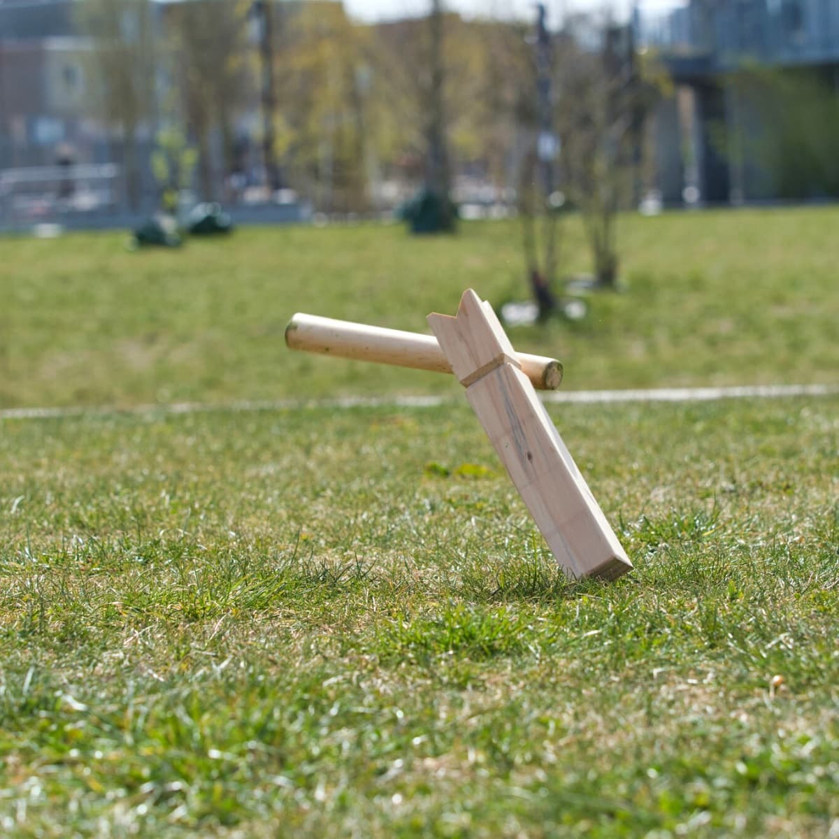 Throwing the king Kubb